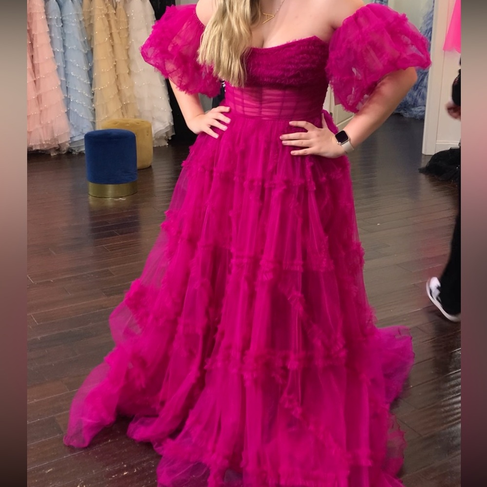 Sherri Hill Prom dress with matching earrings